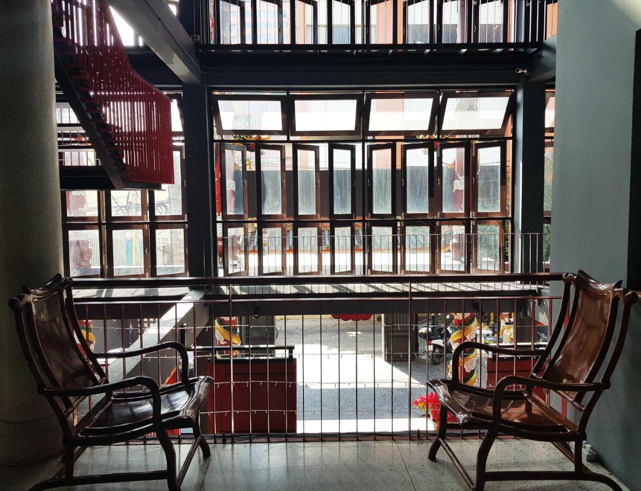 Cloud On Saladaeng Silom Hostel Bangkok Exterior photo